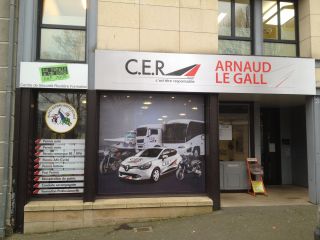 Enseigne + Impression Microperforé sur vitrine Le Gall Auto-école